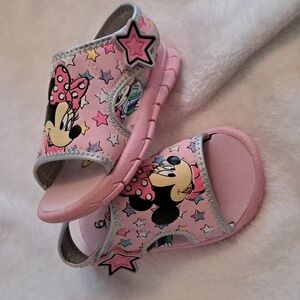 Minnie  Mouse toddler sandals with Velcro size 6